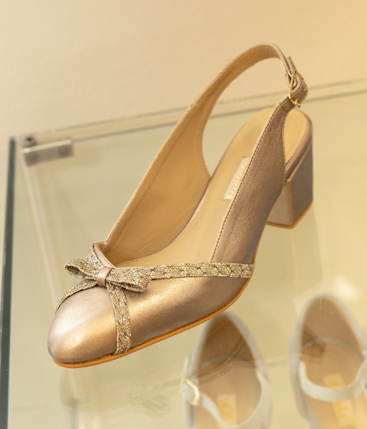 Chanel Cuero Peltre