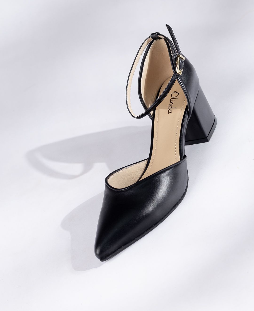 stiletto-negro-liso-vista-completa
