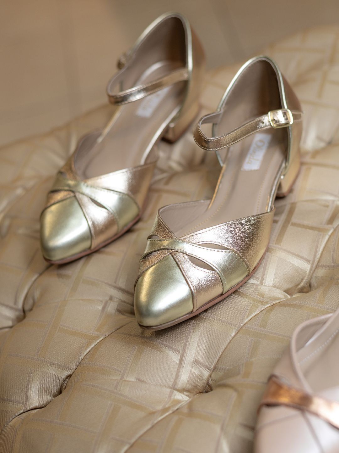 stiletto-dorado-foto