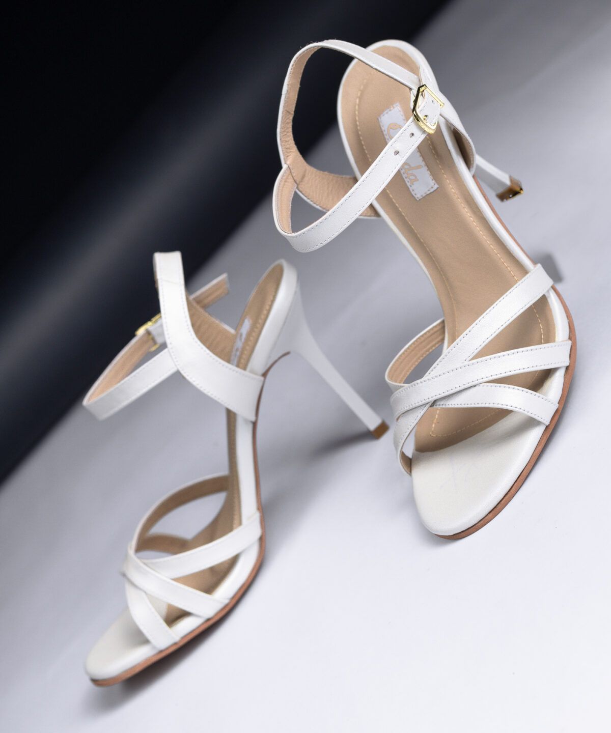 Sandalia Cuero Blanco Nacarado T/10F