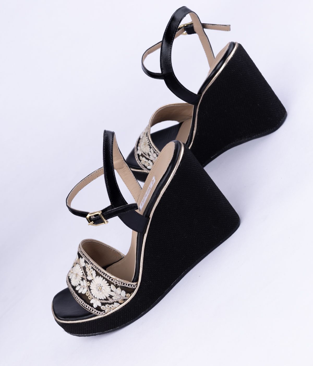 verticales_dic_olinda_shoes_fotos_arielbaezh_ab2_0004_arielbaezh