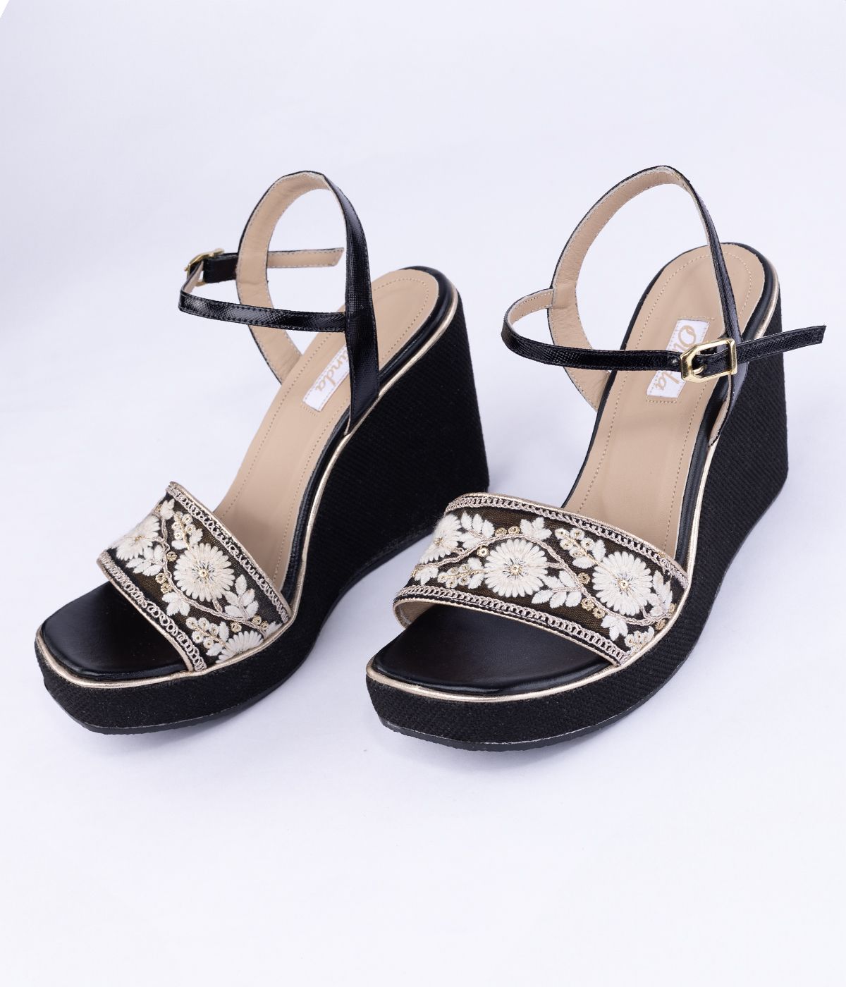 verticales_dic_olinda_shoes_fotos_arielbaezh_ab2_0005_arielbaezh