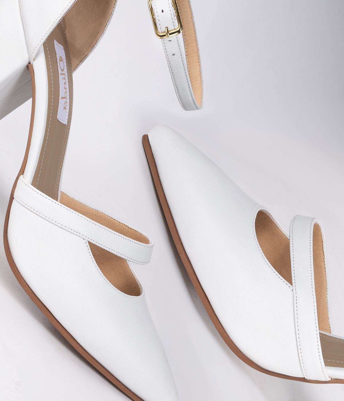 stiletto cuero blanco punta fina taco 6 grueso prendido simple codido 4212 Gs 488000_0000s_0001_stiletto cuero blanco pu