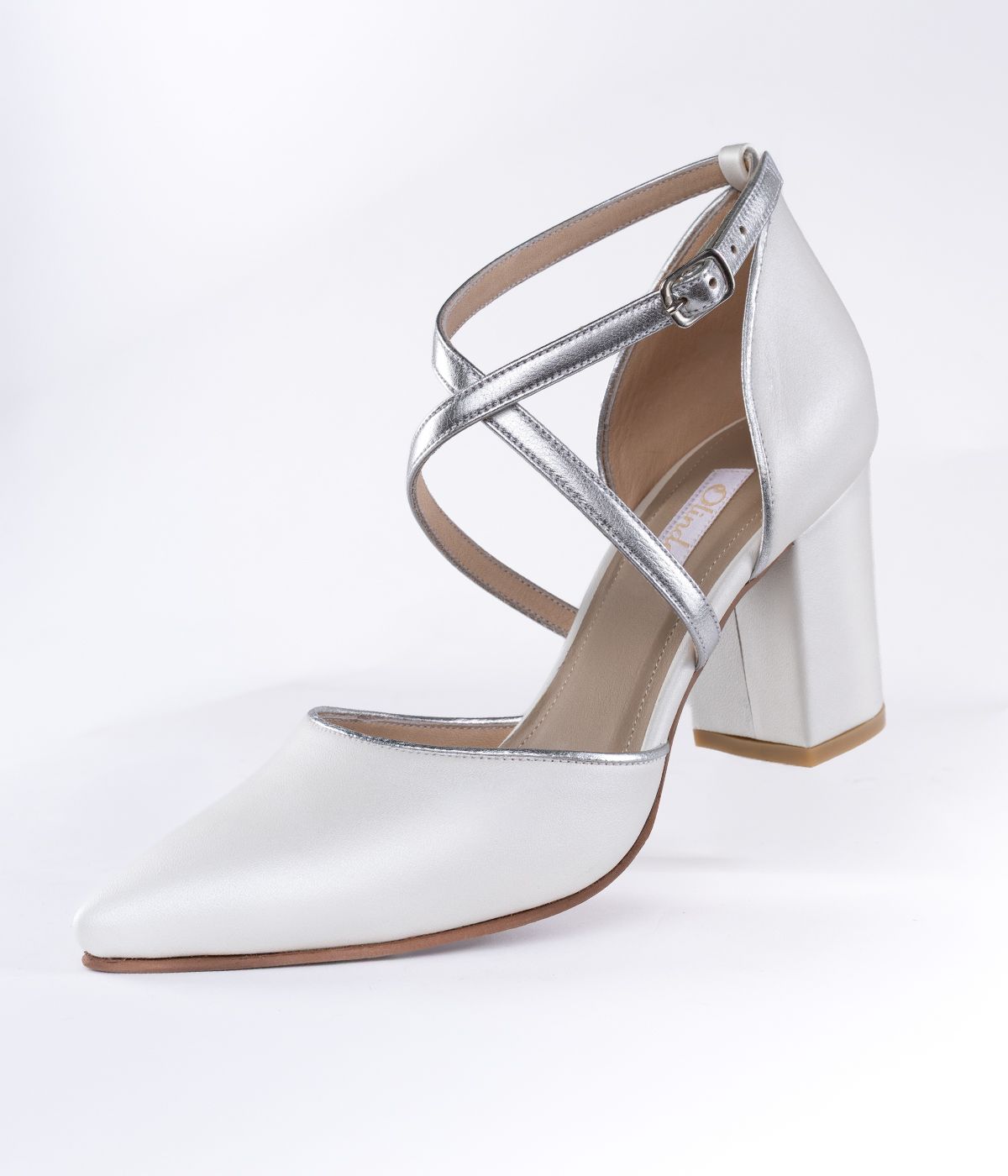 Stiletto Cuero Blanco con Tiras Plateadas Taco 6