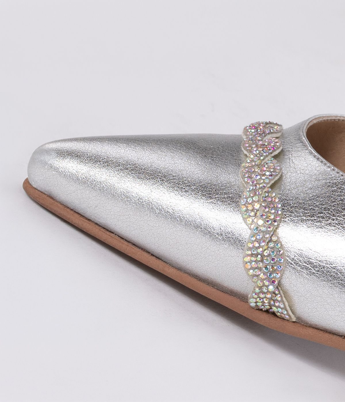 Chanel cuero plata con Strass en capellada taco 8 grueso 4072 Gs 498.000_0001_Relleno generativo 130
