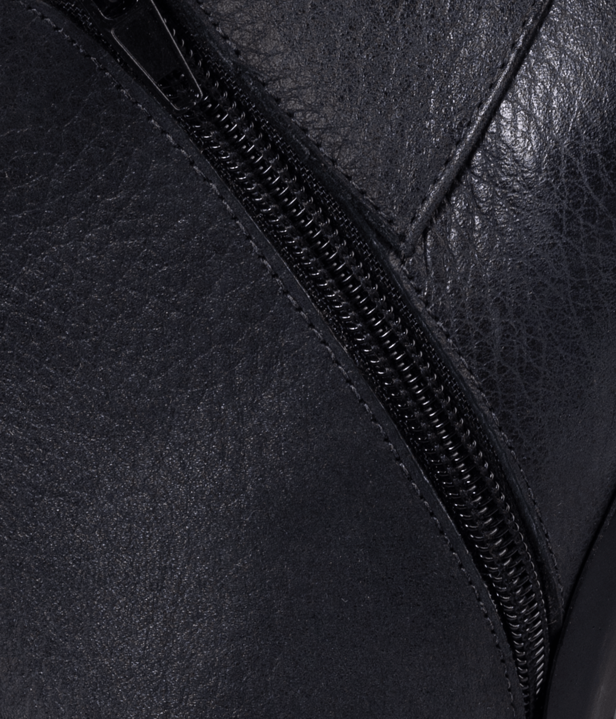 botitas-pompom-negro_0001_Capa-3