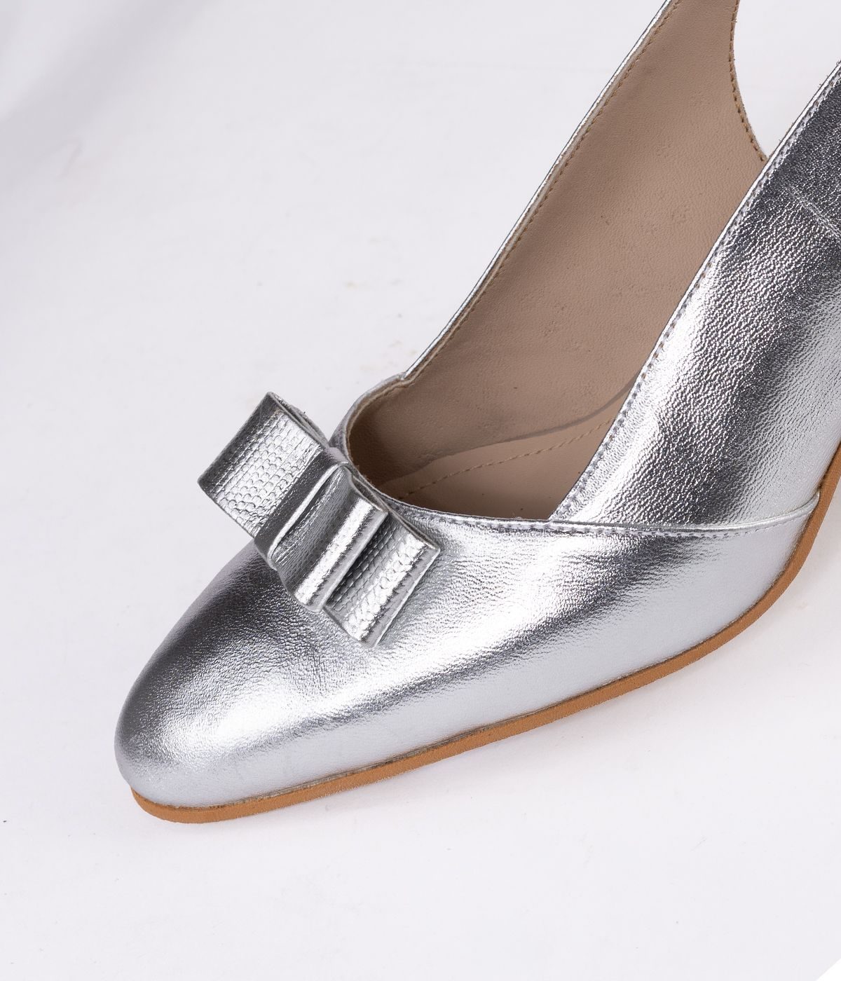 chanel cuero plata taco 4 grueso con moño codigo 2720 gs 478000_0004_Relleno generativo 898