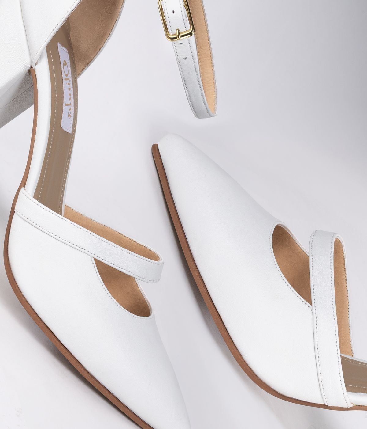 stiletto cuero blanco punta fina taco 6 grueso prendido simple codido 4212 Gs 488000_0000s_0001_stiletto cuero blanco pu